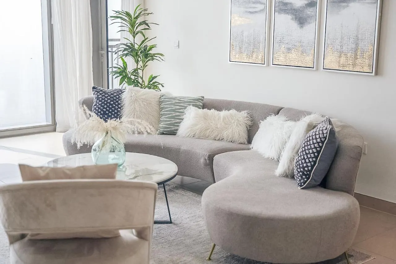 Apartment Sunset Spot With Breathtaking View By Suiteable Dubai