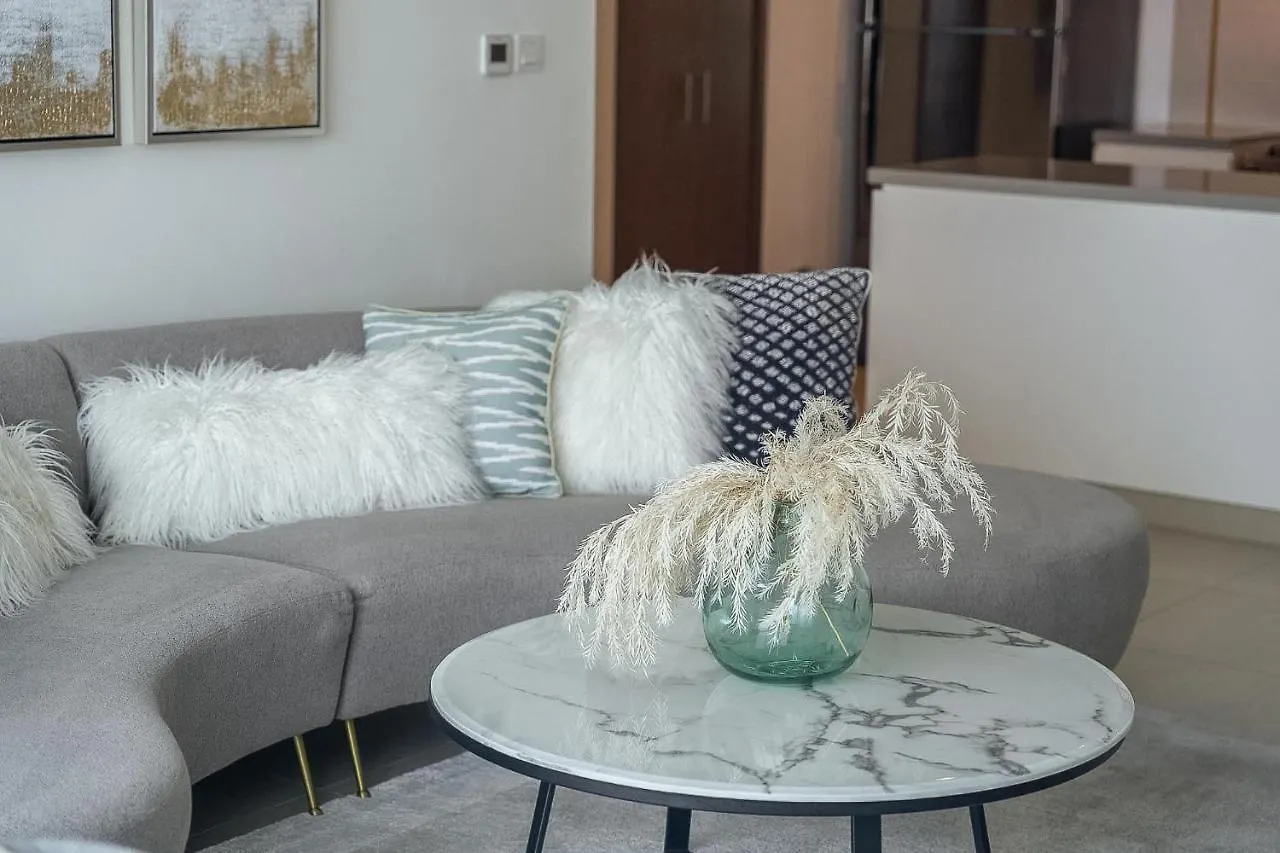 Apartment Sunset Spot With Breathtaking View By Suiteable Dubai