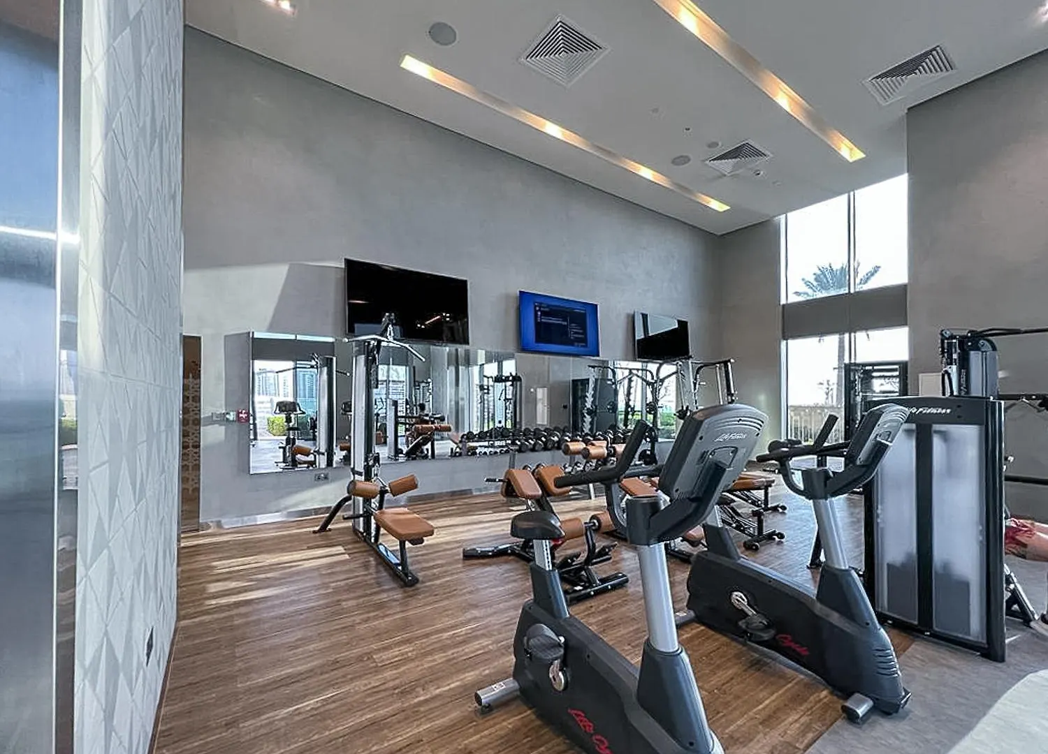 Apartment Sunset Spot With Breathtaking View By Suiteable Dubai